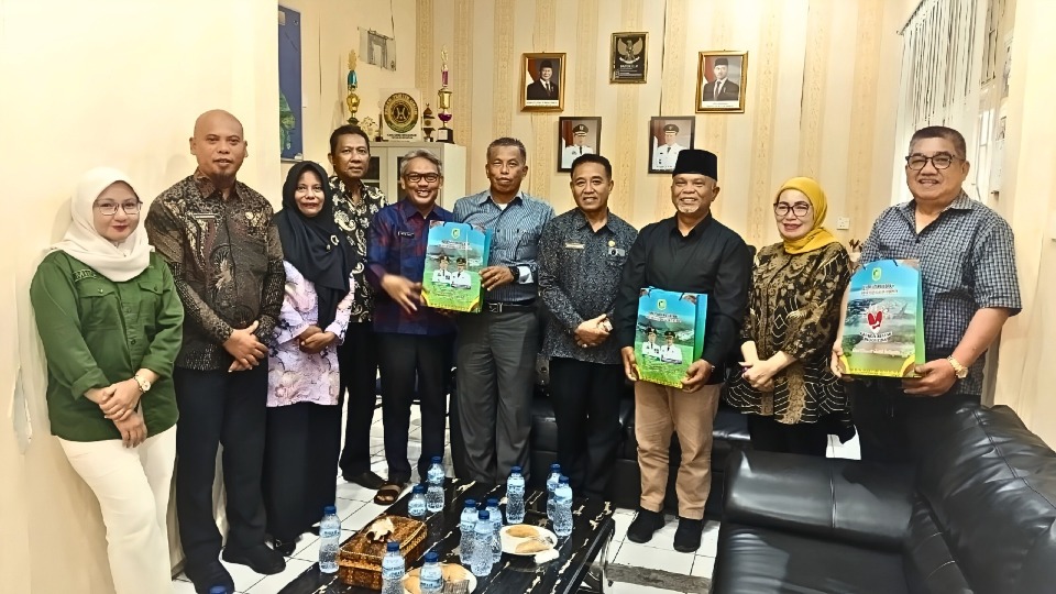 Kunjungan Kerja Ketua dan Anggota Komisi II DPRD Kabupaten Karimun. 
" Peningkatan Daya Saing Produk Unggulan Daerah"
