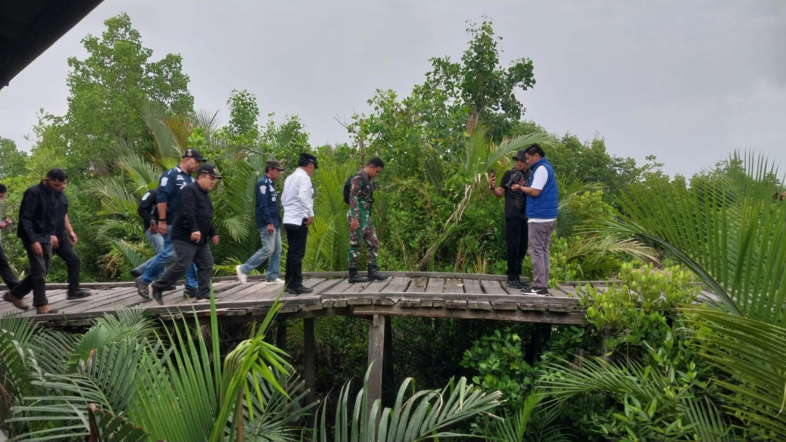 Meninjau Jalan dan Jembatan di Kec Pulau Merbau