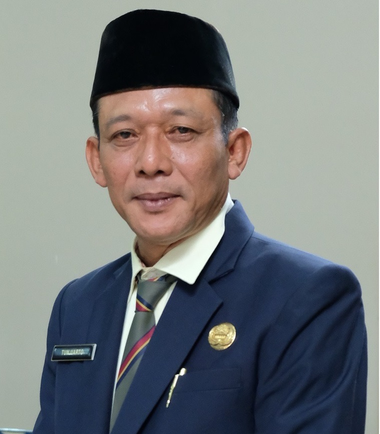 TUNJIARTO,M.Pd